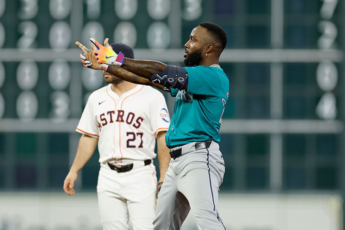 Can Seattle Mariners dethrone vulnerable Astros in AL West&quest;