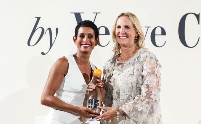 Television presenter Naga Munchetty presents the accolade to PIC's Tracy Blackwell. Image: Getty Images