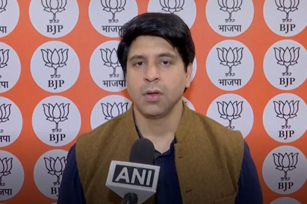 "Congress in tukde tukde mode": BJP's Shehzad Poonawalla on Tharoor skipping AICC meet