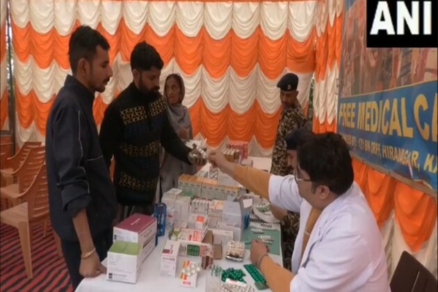 J-K: CRPF 121st battalion organizes free medical camp for 400 villagers in Kathua