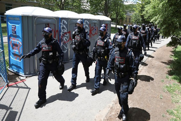 Toronto police arrest six at Christie Pits Park during pro and anti-immigration rival rallies