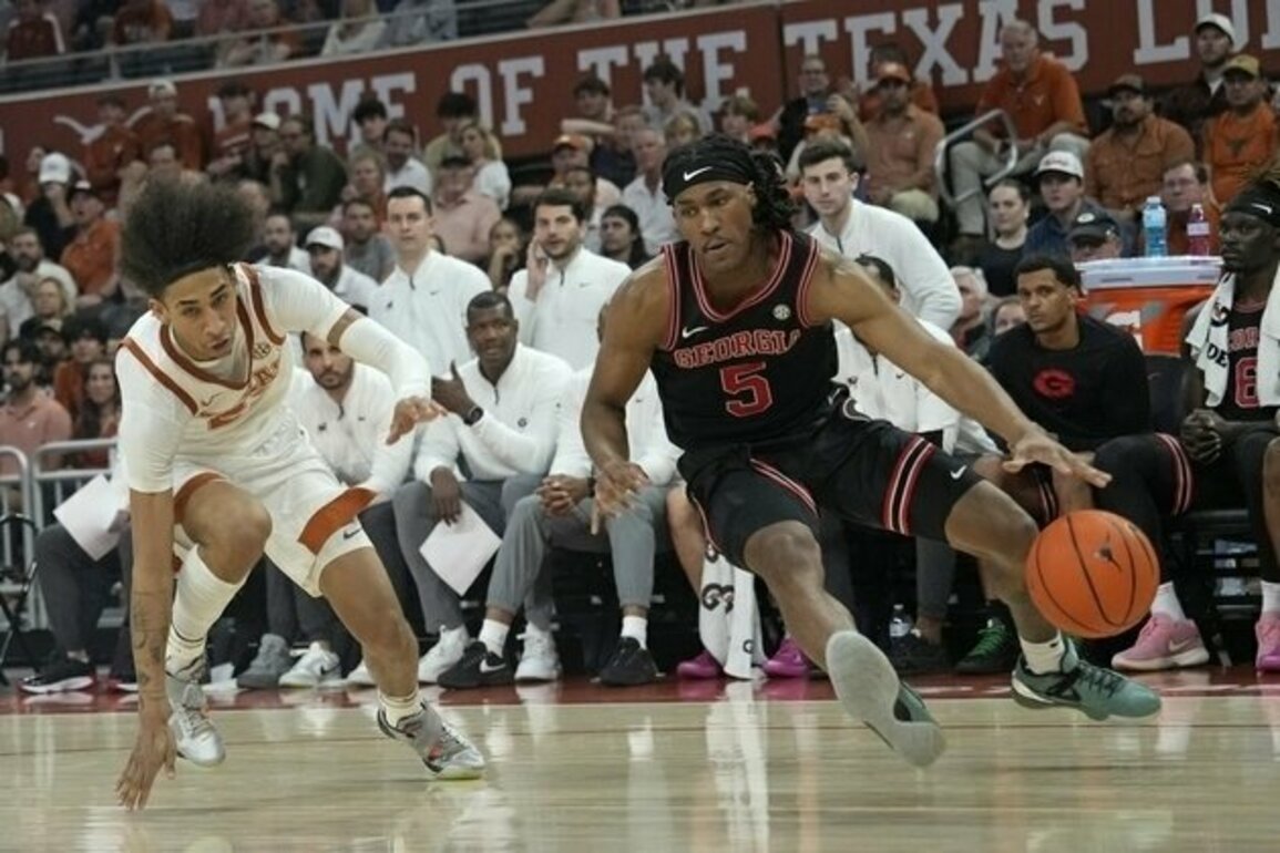Tourney hopeful Georgia aims to avoid letdown at South Carolina