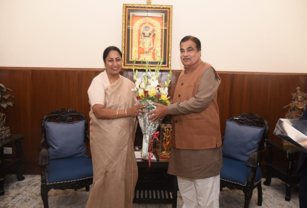 Delhi CM Rekha Gupta meets Union Minister Nitin Gadkari