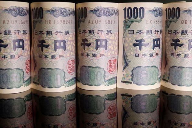 Yen strengthens after BOJ minutes, markets gauge intervention odds
