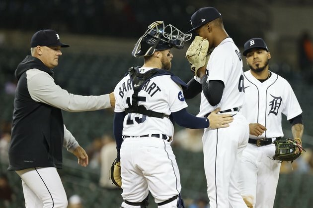 Tigers 3B Harold Castro has three hits, walks off Royals