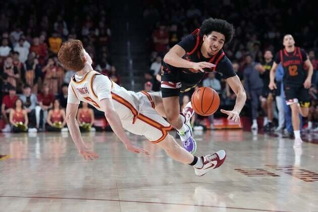 USC shrugs off injury to top scorer, eases past Maryland