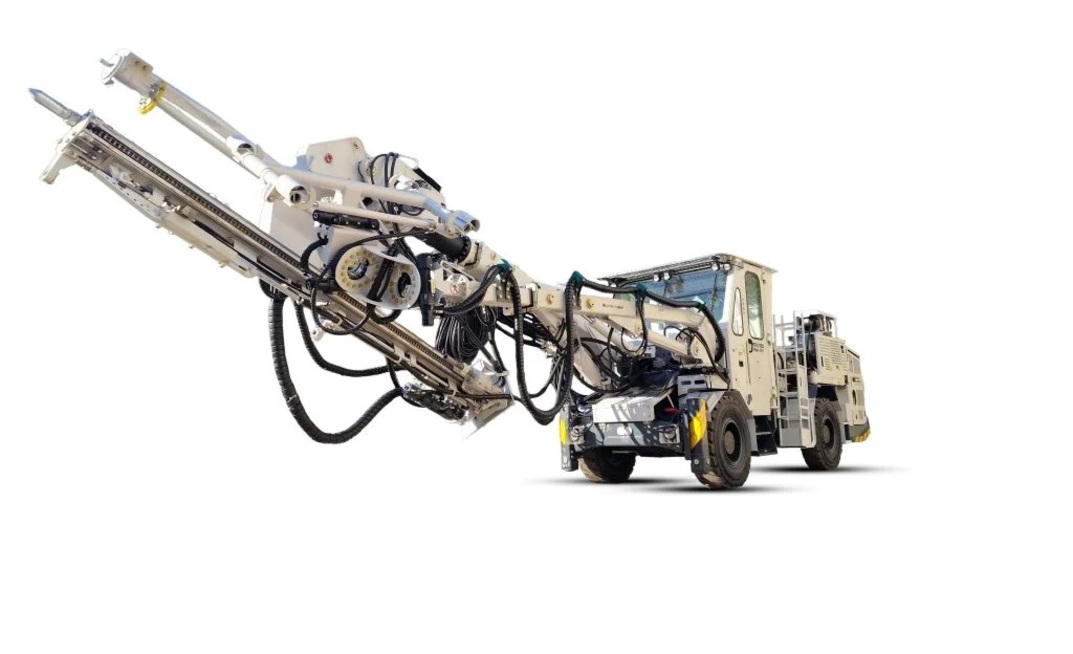 Mine Master will deliver 16 Roof Master 2.320 AWK-MH bolters to a customer’s mine in Africa