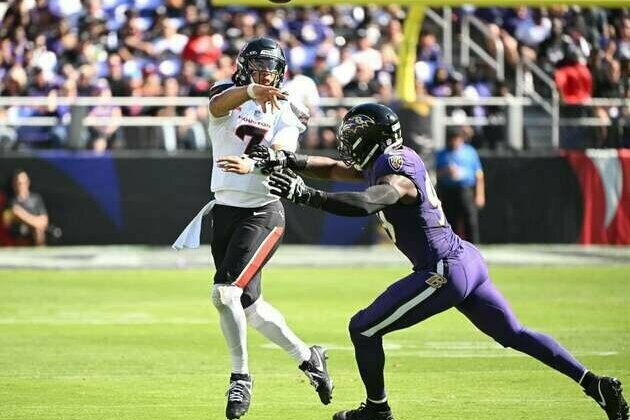 Chargers acquire edge rusher Odafe Oweh from Ravens