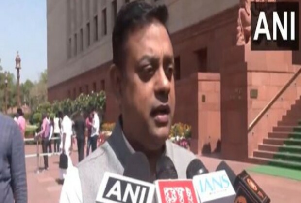 "Mallikarjun Kharge, Rahul Gandhi should appreciate Shashi Tharoor's stand": BJP leader Sambit Patra