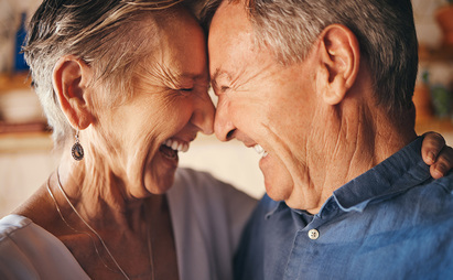 When peak wealth meets cognitive decline