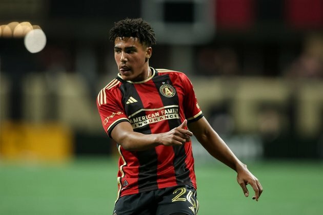 Short-handed Atlanta United puts hot start up against Crew