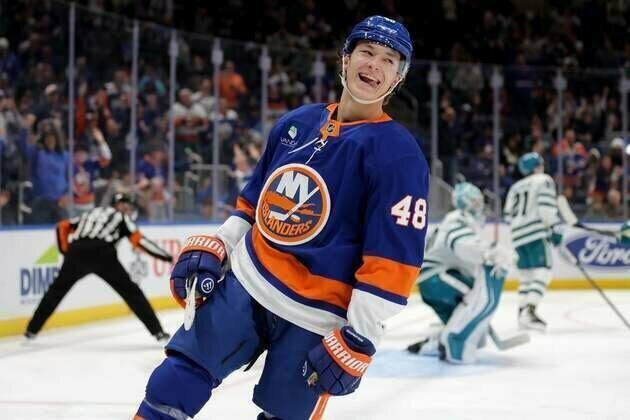 Red Wings get latest crack at slowing Isles' Matthew Schaefer