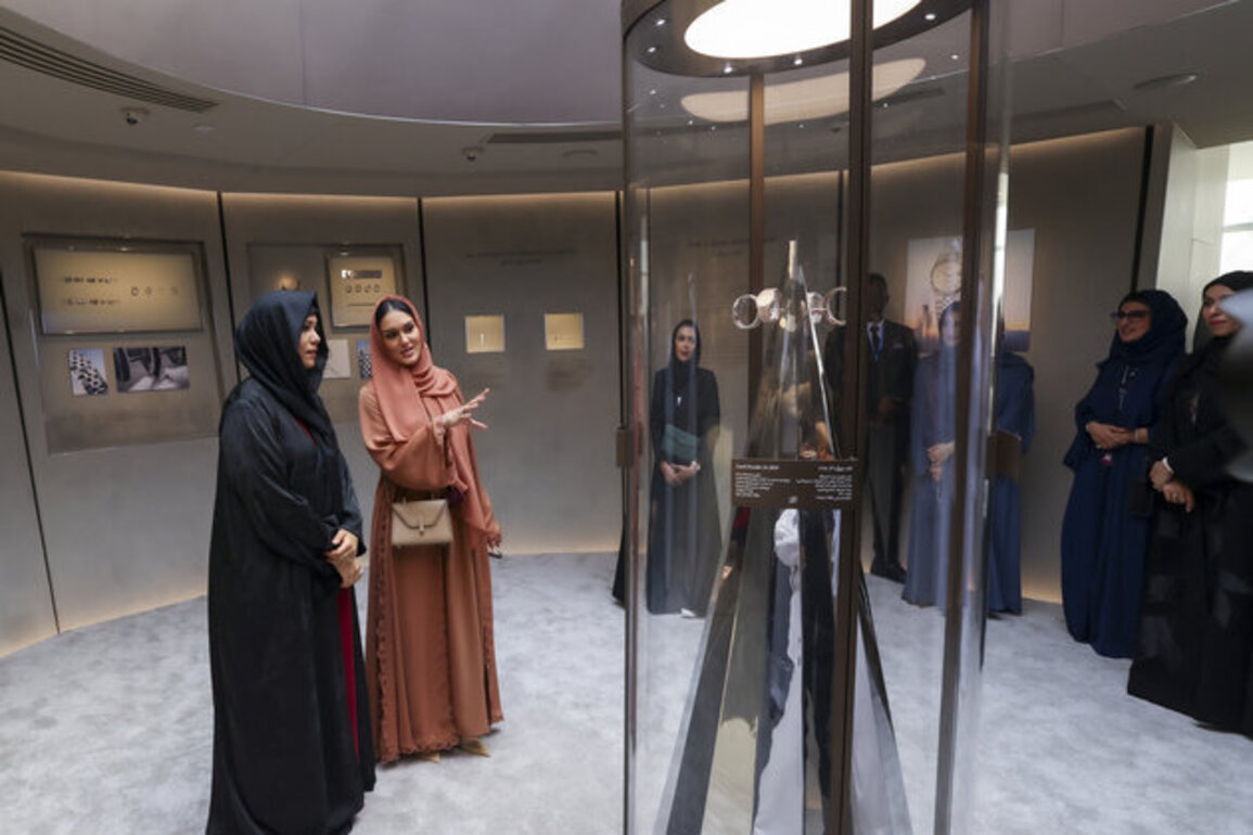 Latifa bint Mohammed visits 7th edition of Dubai Watch Week