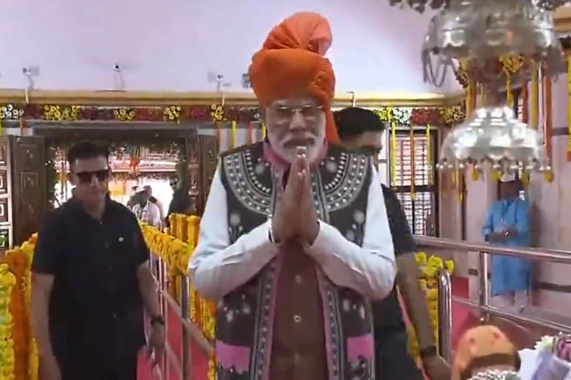 Gujarat: PM Modi holds roadshow in Narmada, offer prayers at Devmogra Temple