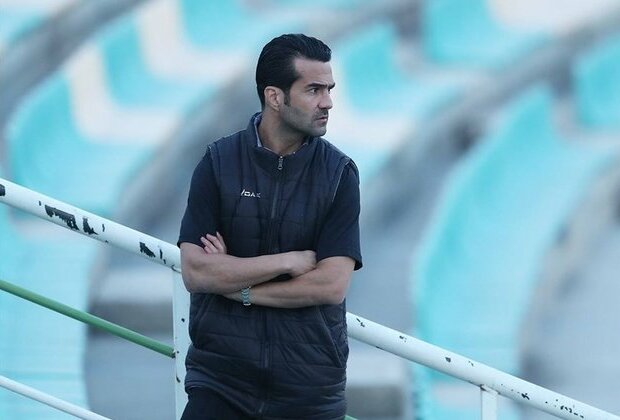 Iran Midfielder Shojaei Announces Retirement