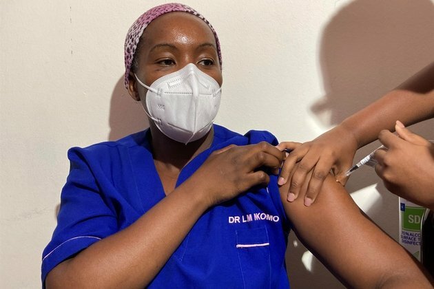 Covid-19: Over 17 000 healthcare workers vaccinated in Gauteng