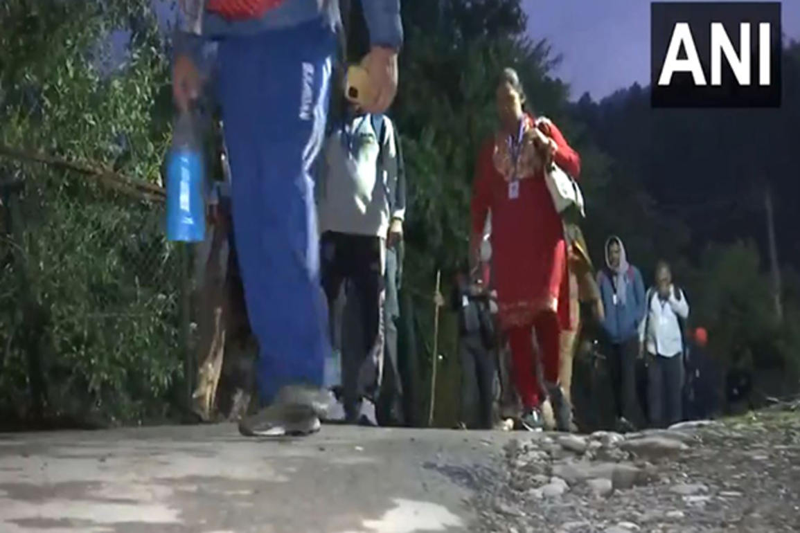 J-K: 12th batch of devotees departs for Amarnath Yatra from Pahalgam's Nunwan base camp