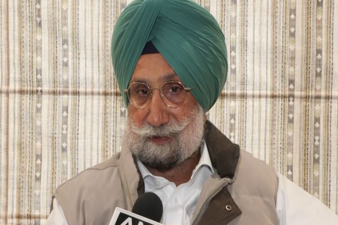 Congress' Sukhjinder Randhawa praises Captain Amarinder; calls him "a man of his word who stands with others"