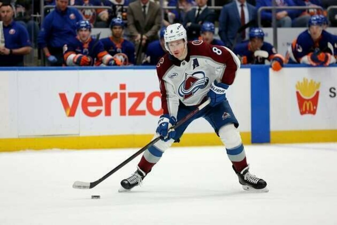 Avalanche keep hot streak with 4 straight goals vs. Islanders