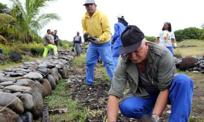 France steps up search for MH370 wreckage France steps up search for MH370 wreckage