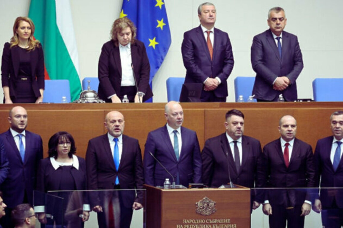 Bulgarias Zhelyazkov Government Easily Survives No Confidence Motion