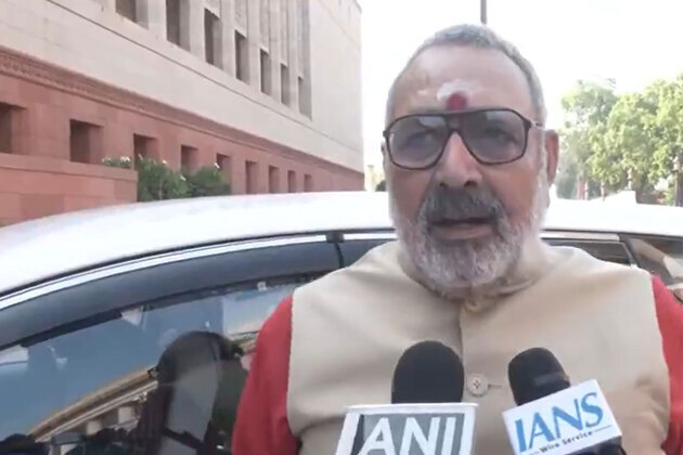 "Abodh Baalak": Giriraj Singh hits back at Rahul Gandhi's 'Compromised' remarks
