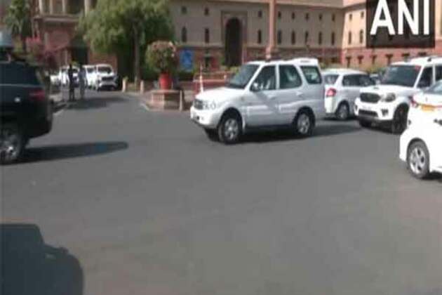 Home Minister Amit Shah, EAM Jaishankar brief President Murmu over Pahalgam terror attack