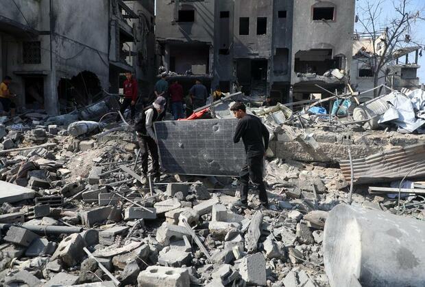 Israel resumes Gaza bombardment, killing at least 413