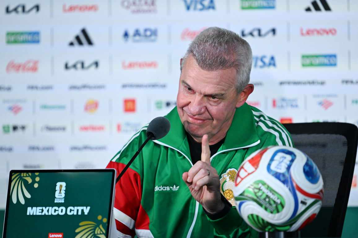 (SP)MEXICO-MEXICO CITY-FOOTBALL-FIFA WORLD CUP-PRESS CONFERENCE-MEXICO