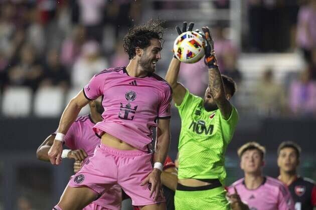 Atlanta United sign Argentine GK Lucas Hoyos