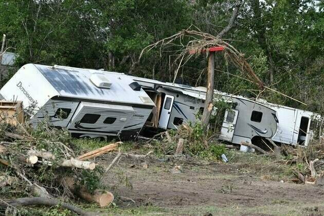 Vikings, Chiefs owners donating to Texas flood recovery efforts