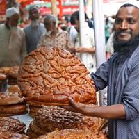 Asia Album: A bite of Rooti, a traditional bread in Bangladesh