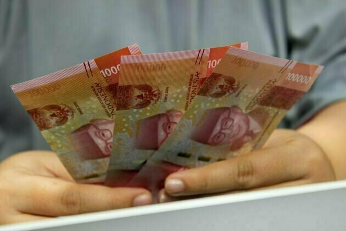 Pemerintah cairkan BSU: solusi lesunya daya beli masyarakat?