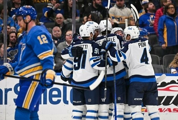 NHL roundup: Jets top Blues in shootout, win 9th straight