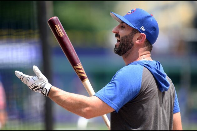 Twins sign INF Daniel Descalso to minor league deal