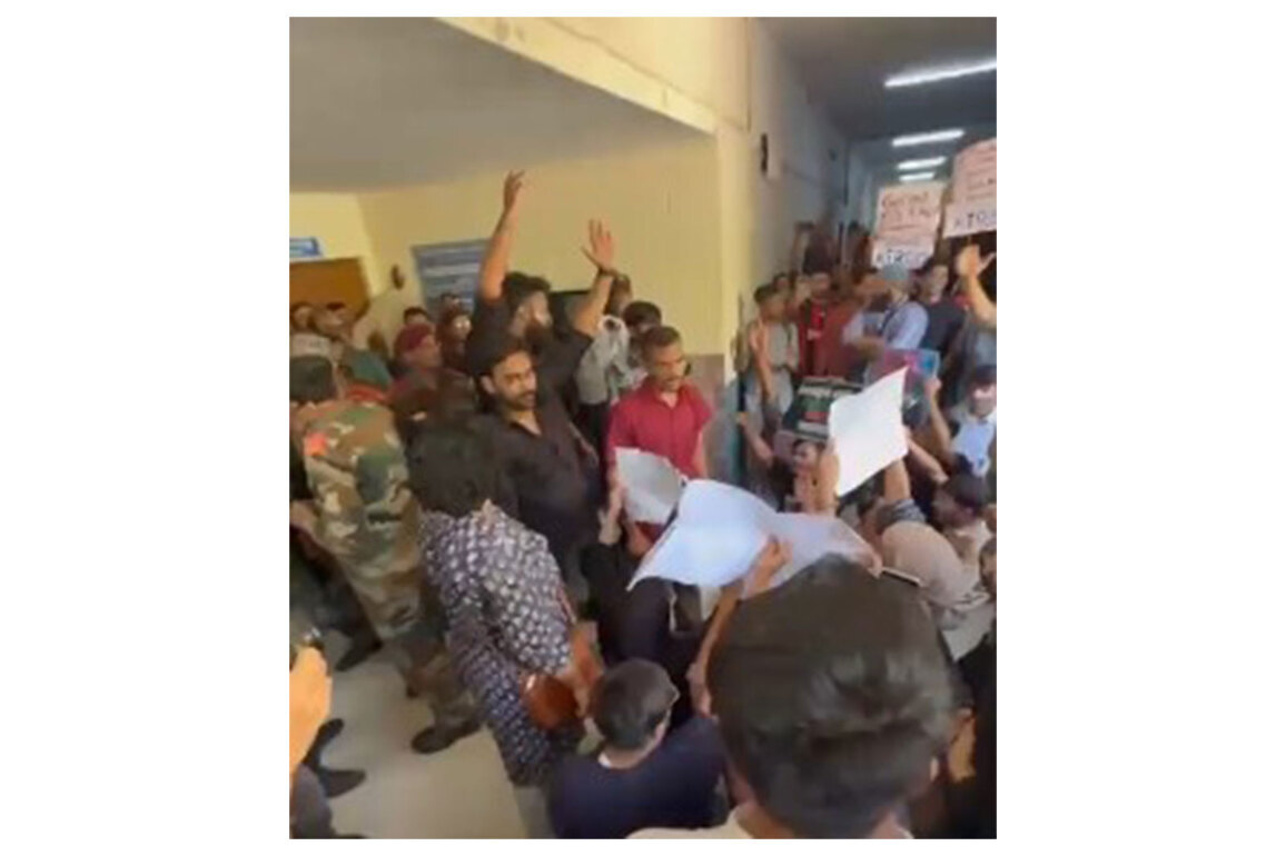 RSS-linked event at Jamia Millia Islamia sparks student protest; heavy security deployed outside campus