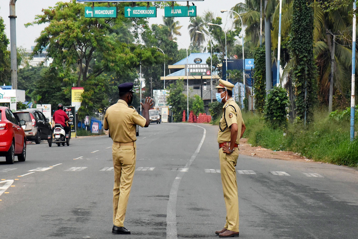 CPI(M) worker suffers severe hand injury while making bomb in Kannur