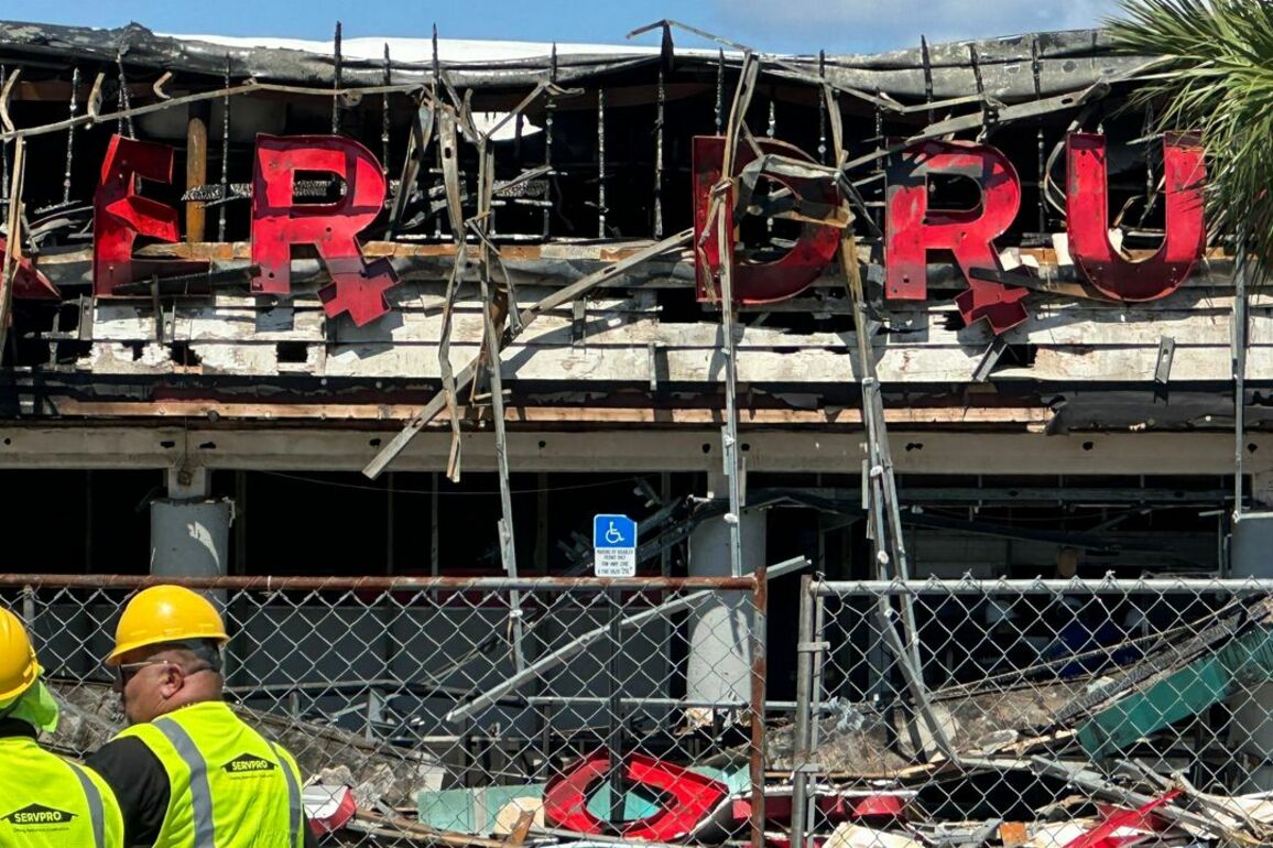 Flames rip through St. Pete Beach shopping plaza