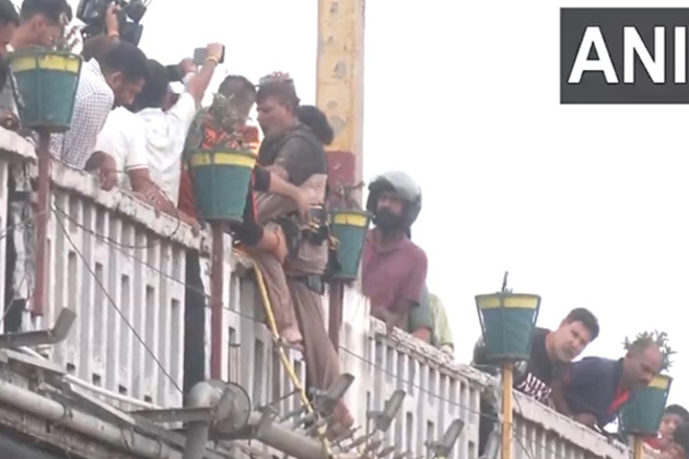 J-K: SDRF rescues stranded man from River Tawi as water level rises due to overnight rainfall
