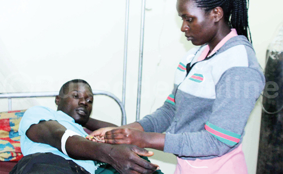 Mugwanya ng’omusawo amujjanjaba. Mugwanya ng’omusawo amujjanjaba.