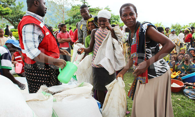 Government gives food items to Bundibugyo IDPs Government gives food items to Bundibugyo IDPs