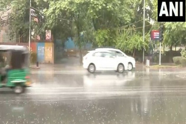 Parts of Delhi receive fresh spell of rain