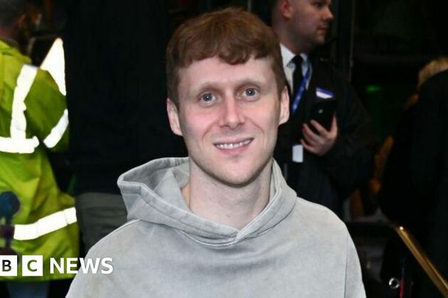 Jamie Borthwick- EastEnders star suspended over &#39;unacceptable&#39; language