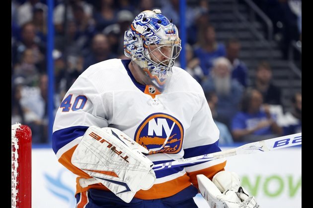 Islanders lose GK Semyon Varlamov in first period after collision