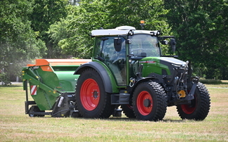 Fendt shows its first full-size all-electric tractor 