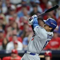 Four-run inning sends Dodgers to 2-0 NLDS edge on Phillies