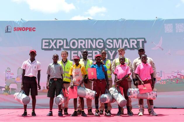 (Hello Africa) Cultural gala blends art, oil dev't and China-Uganda friendship