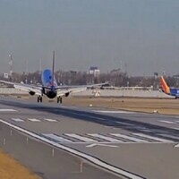 Southwest plane nearly collides with a private jet at Chicago Midway Airport