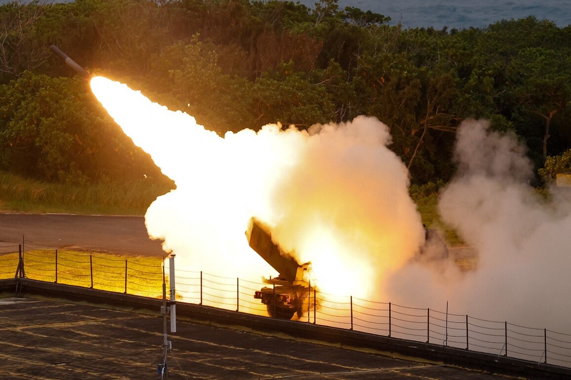 After US nod for arms sale to Taiwan, China says stop "dangerous act"