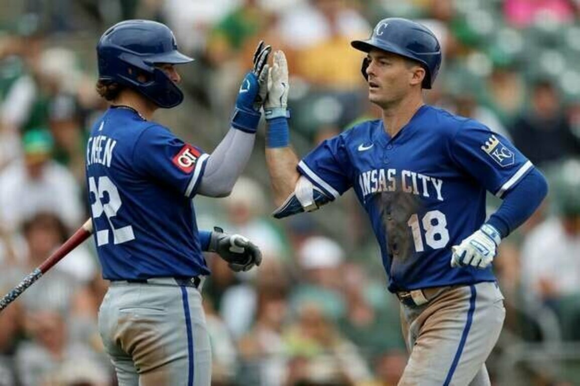 Mike Yastrzemski belts 2 homers as Royals thump Athletics